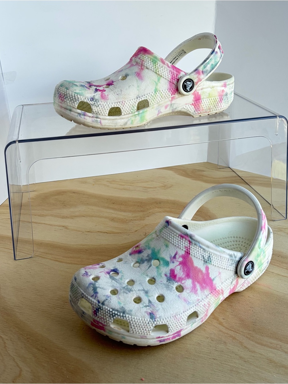 Crocs Classic Tie-Dye Graphic Clogs Multi-Color Women 7 / Men 5